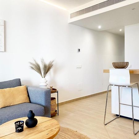 Fantastic Apartment In The Wave Just Steps From Carvajal Beach - Pool And Free Parking Fuengirola Eksteriør billede