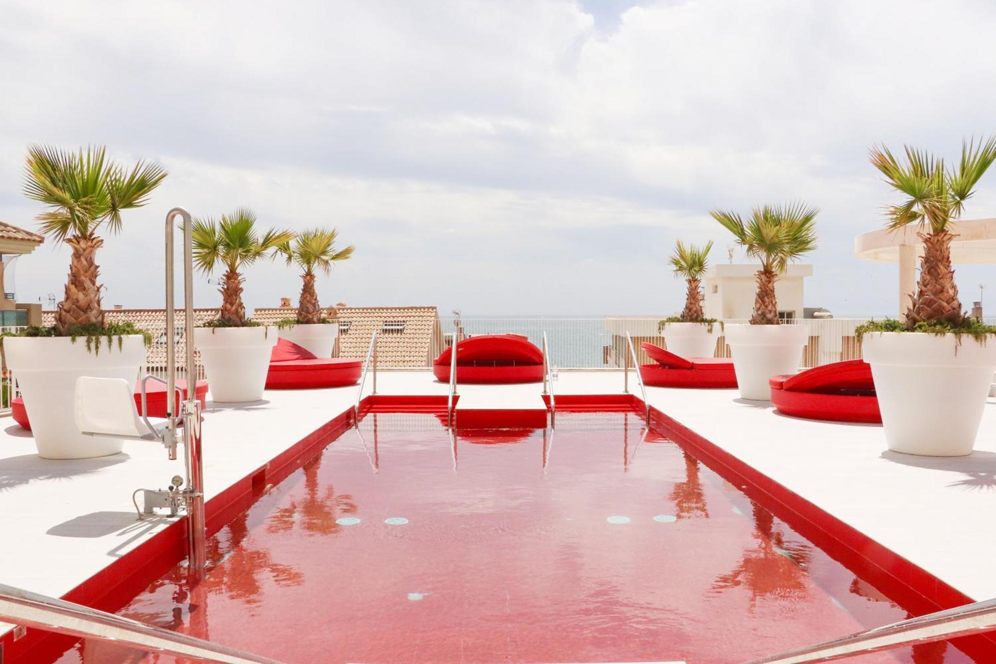 Fantastic Apartment In The Wave Just Steps From Carvajal Beach - Pool And Free Parking Fuengirola Eksteriør billede