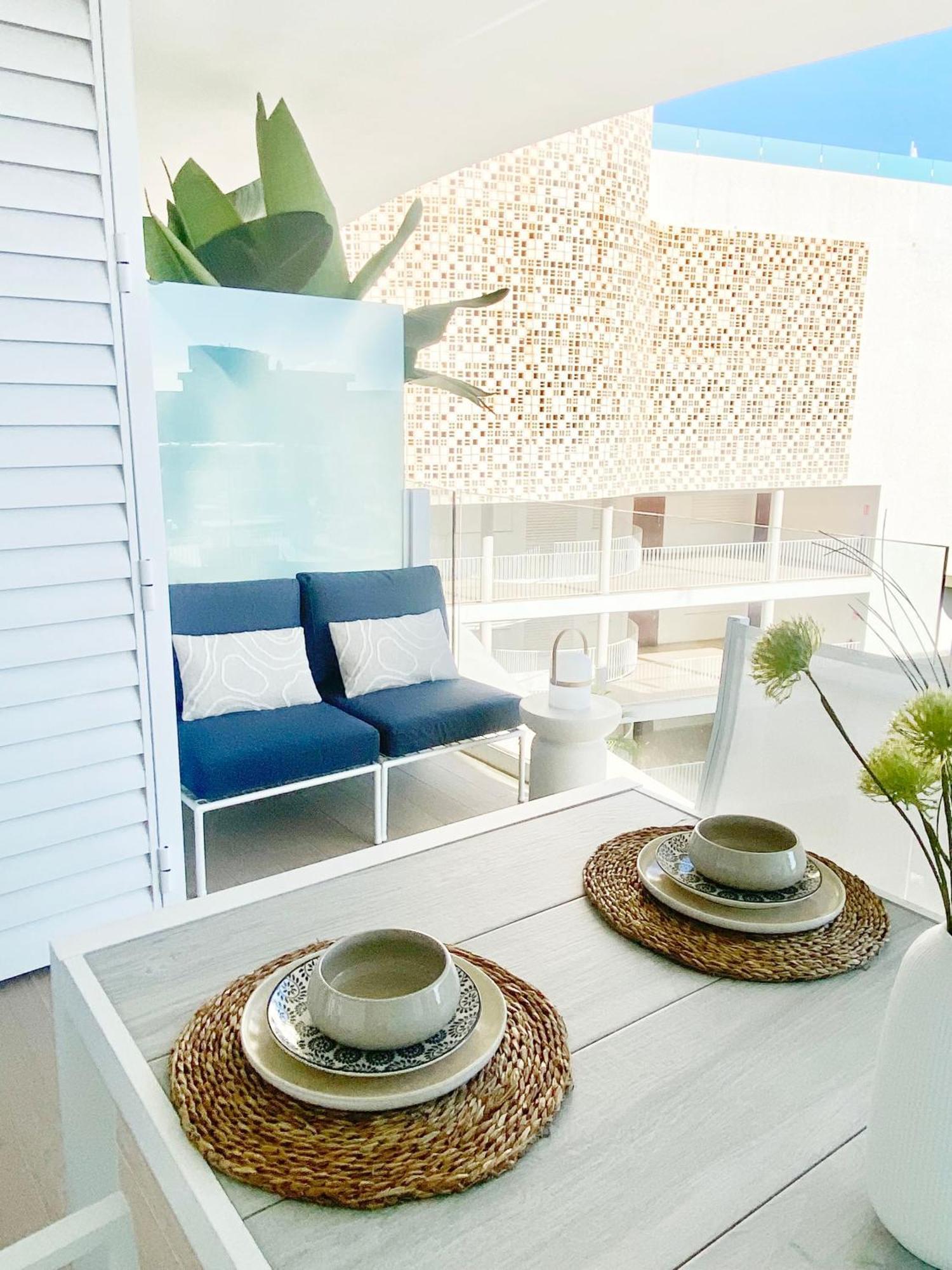 Fantastic Apartment In The Wave Just Steps From Carvajal Beach - Pool And Free Parking Fuengirola Eksteriør billede