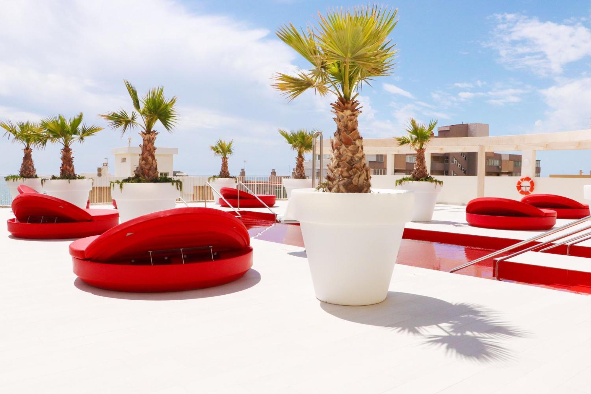 Fantastic Apartment In The Wave Just Steps From Carvajal Beach - Pool And Free Parking Fuengirola Eksteriør billede